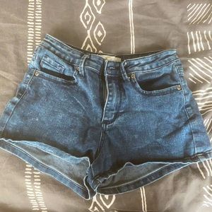 dark washed jegging shorts